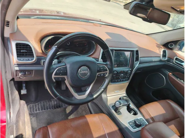 Car image 11