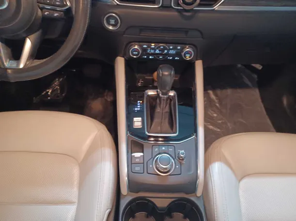Car image 14
