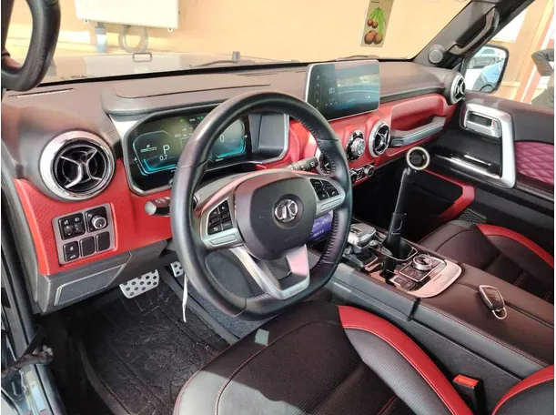 Car image 13