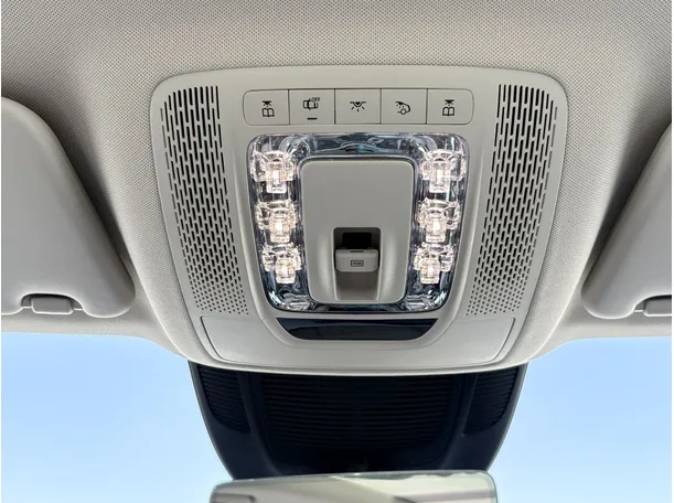 Car image 30