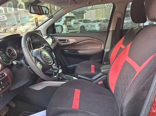 Car image 13