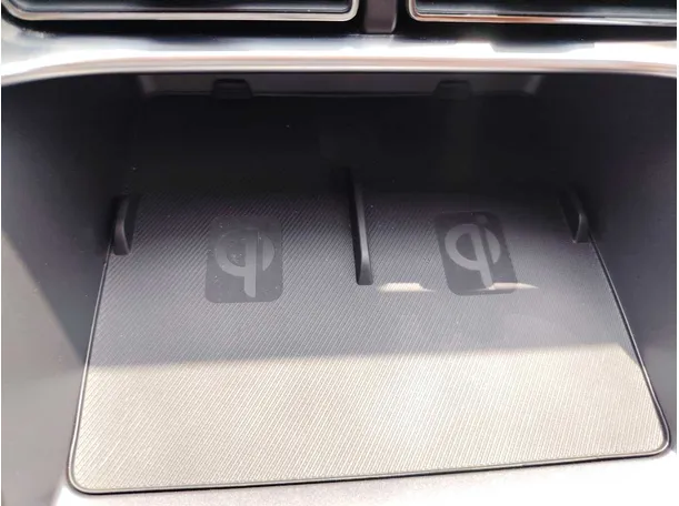 Car image 25