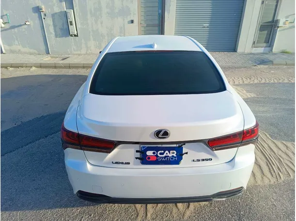 Car image 8