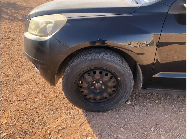 Car image 9