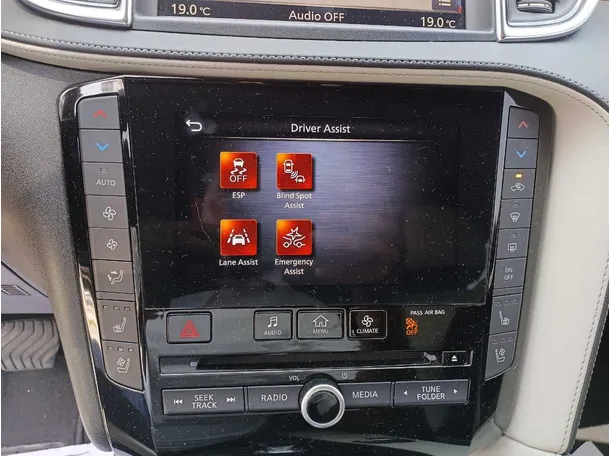 Car image 24