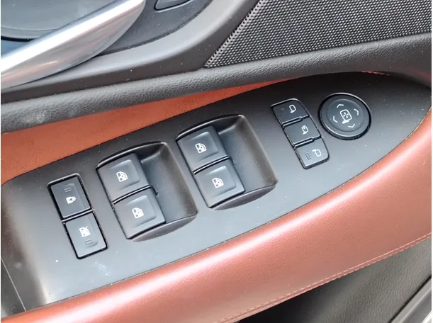 Car image 37