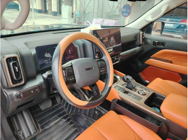 Car image 13