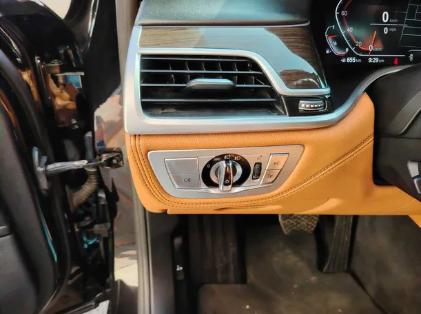 Car image 39