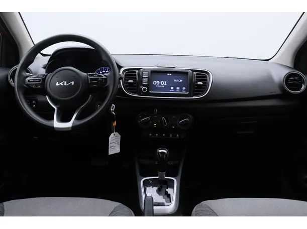 Car image 14