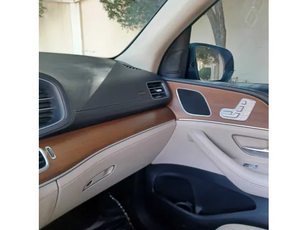 Car image 33