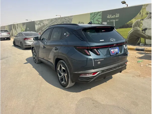 Car image 7
