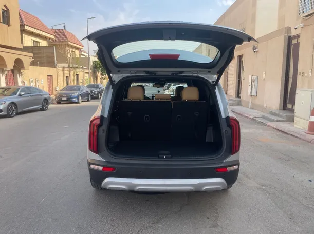 Car image 21