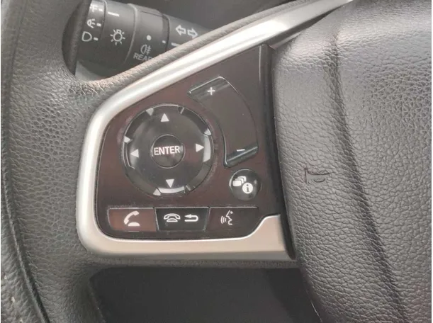 Car image 26