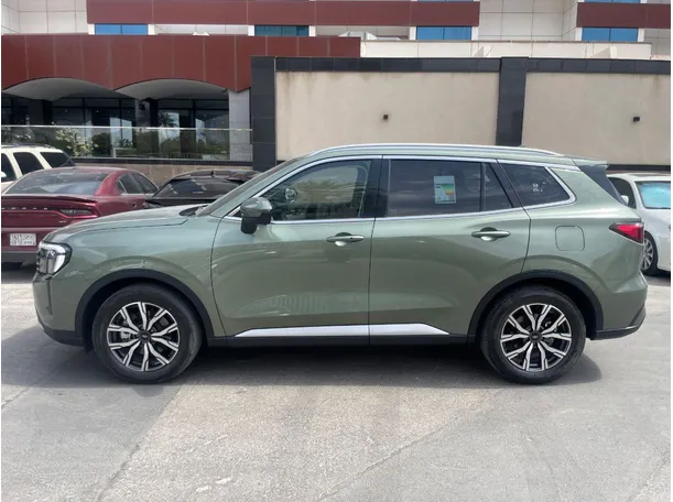 Car image 8