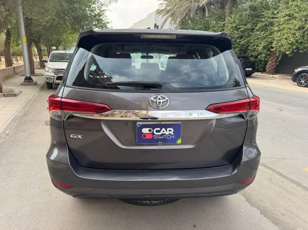 Car image 6