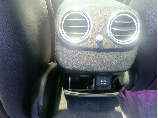 Car image 30