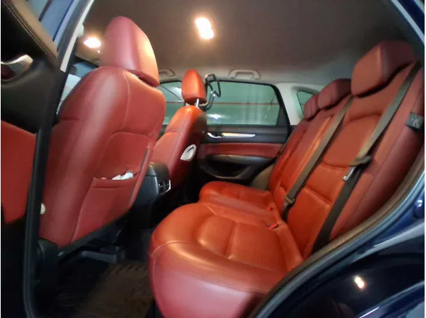 Car image 13