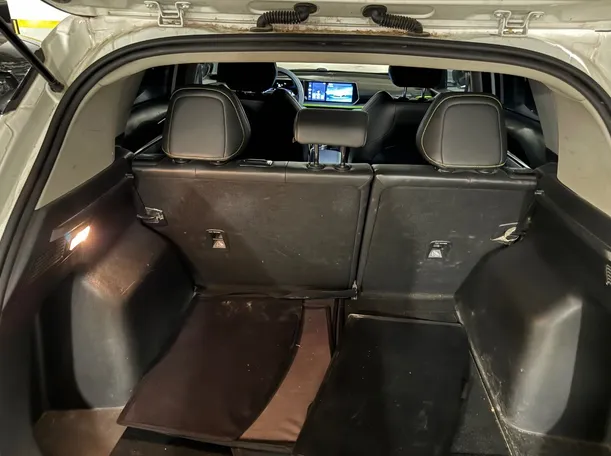 Car image 21