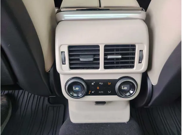 Car image 35