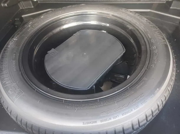 Car image 22