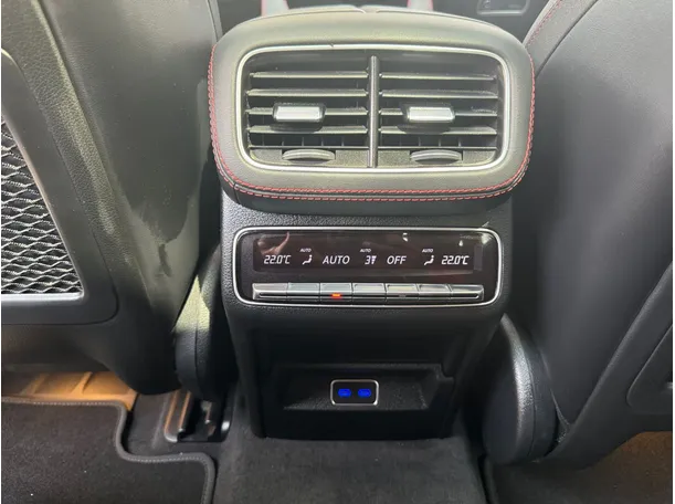 Car image 27