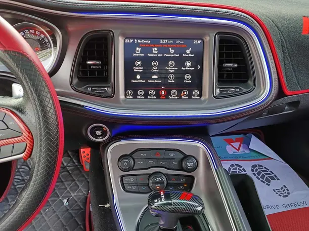 Car image 16