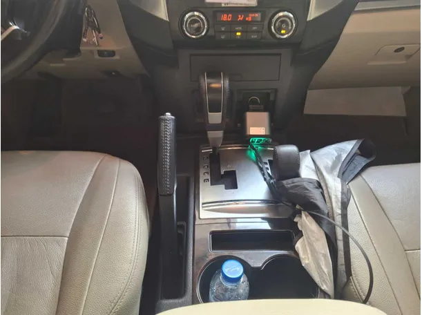 Car image 14