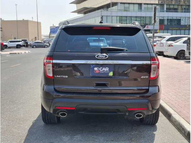 Car image 6