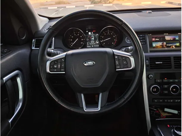 Car image 15