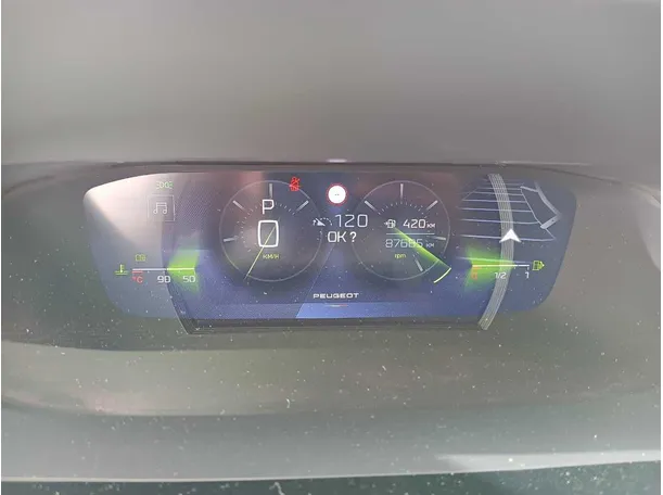 Car image 18