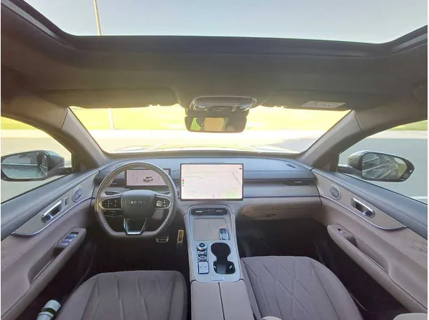 Car image 17