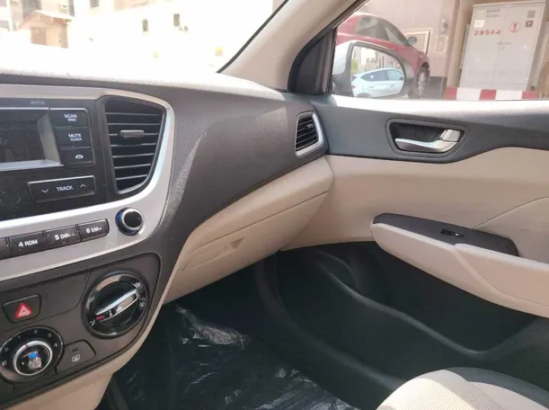 Car image 21