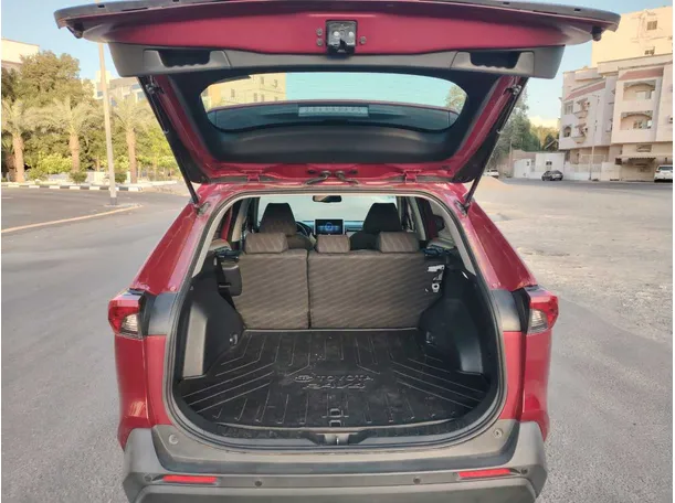 Car image 22