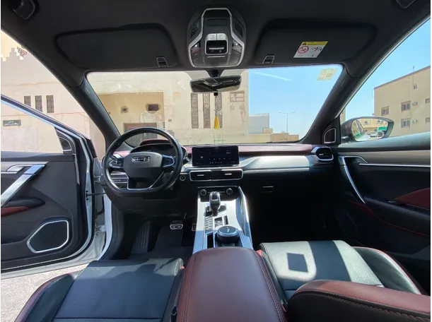 Car image 13