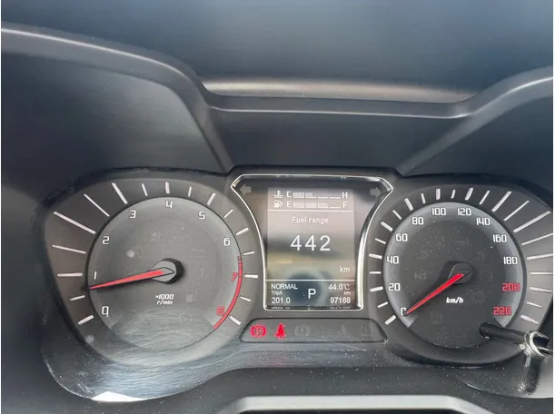 Car image 18