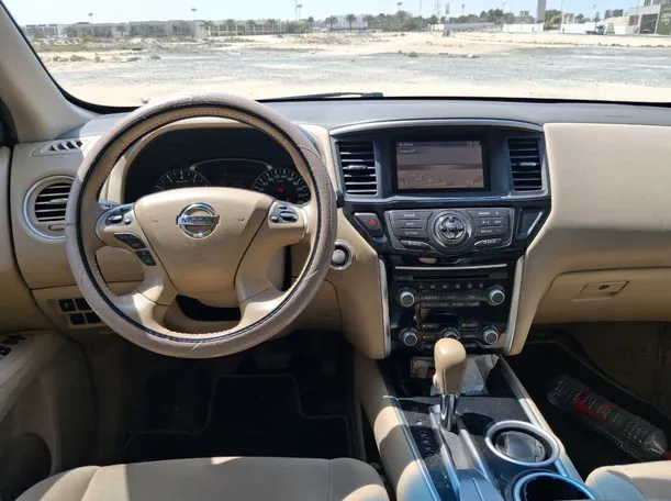 Car image 18