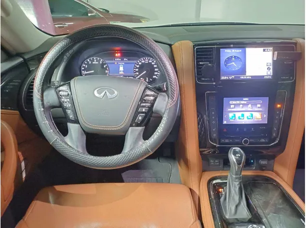 Car image 15
