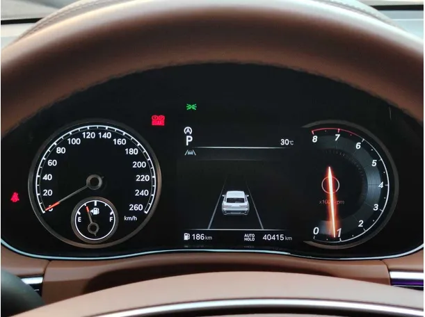 Car image 25