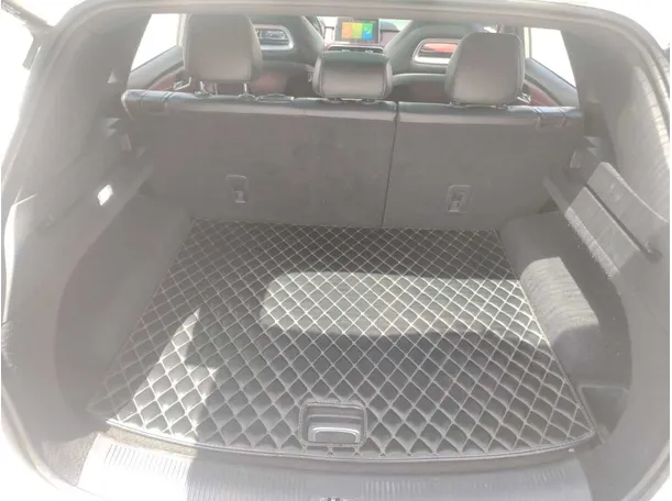 Car image 29
