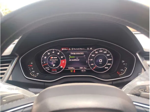 Car image 24