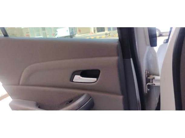 Car image 27