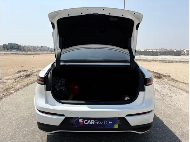 Car image 25