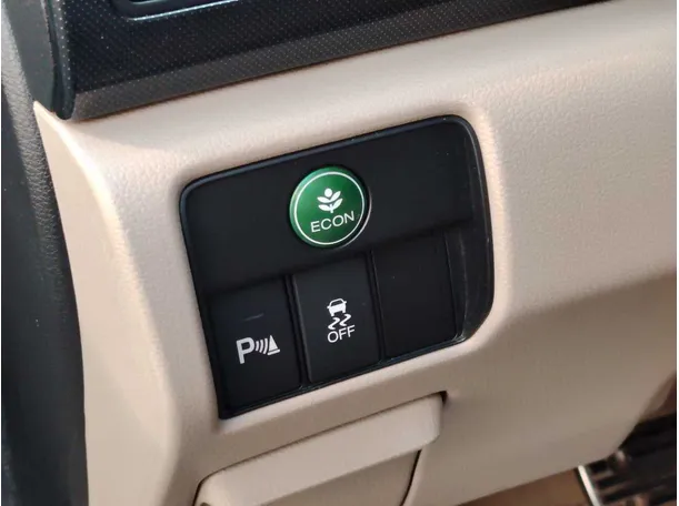 Car image 36