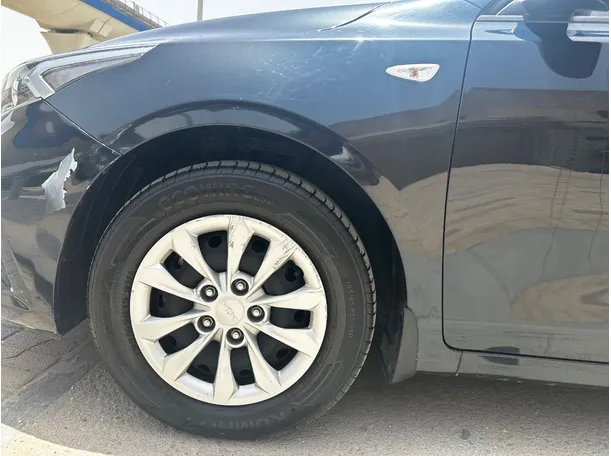 Car image 9