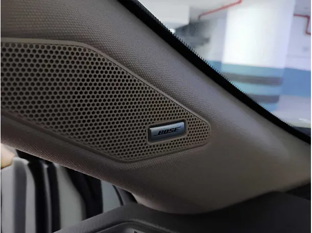 Car image 26