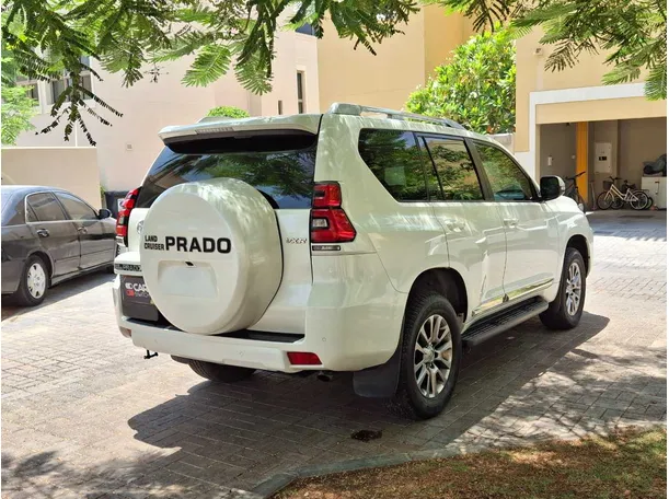 Car image 7
