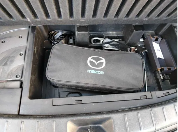 Car image 40