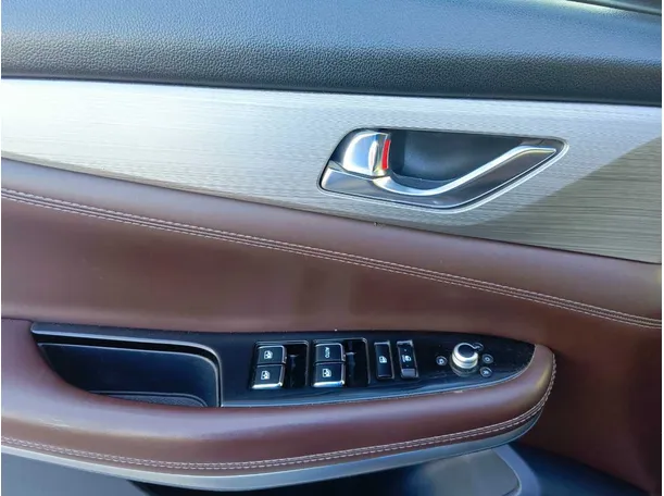 Car image 31