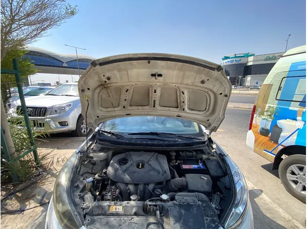 Car image 19