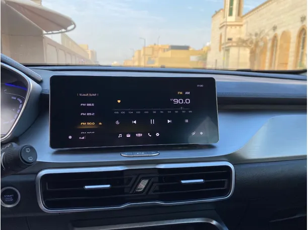 Car image 16